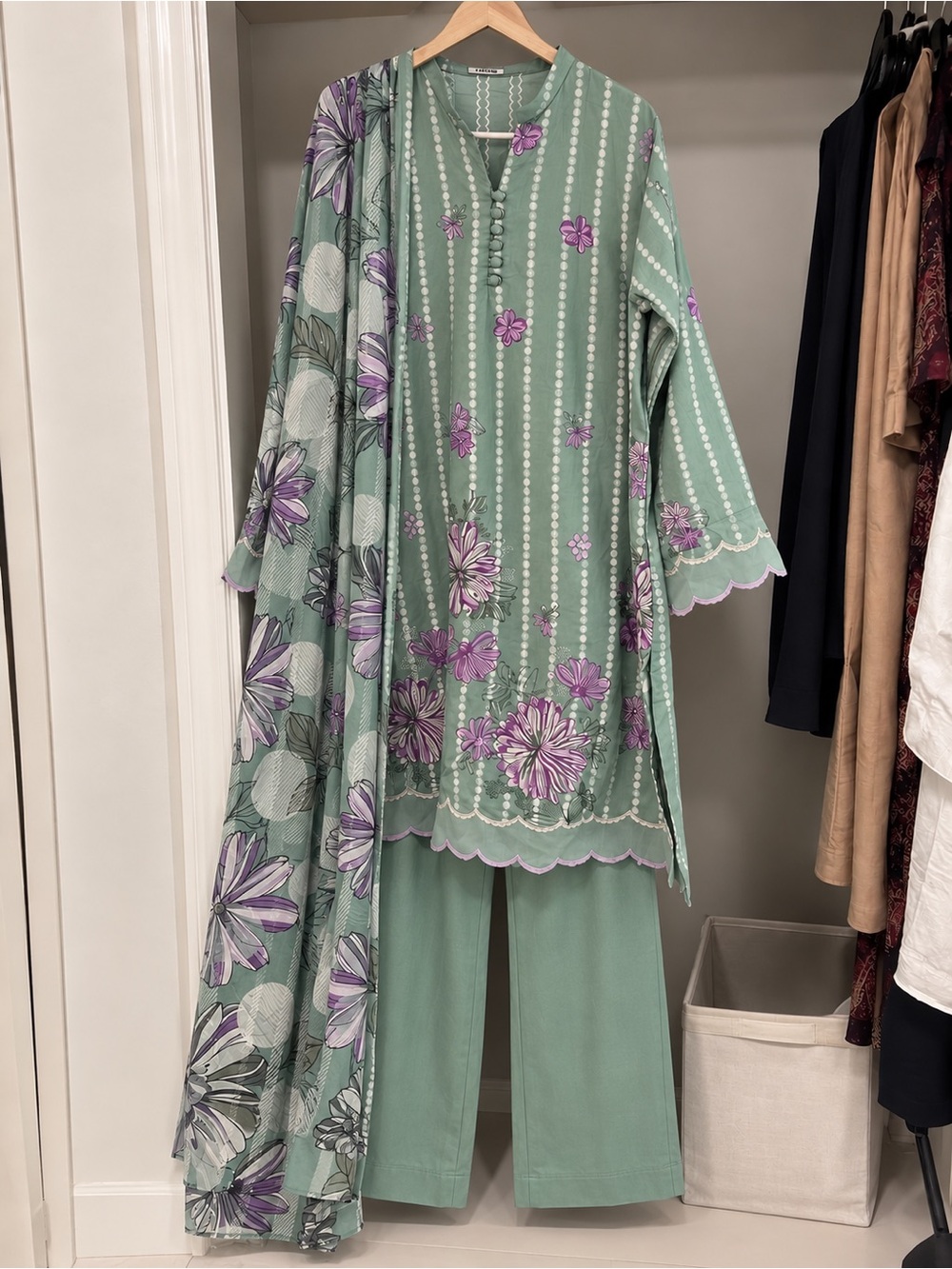 Sage Green Floral Pakistani 3-Piece Suit – Kurta, Trousers & Dupatta